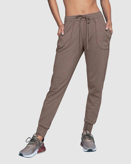 Jogger deportivo de silueta amplia con bolsillos#color_868-habano