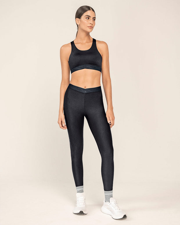 Legging deportivo con pretina en forma de V#color_700-negro