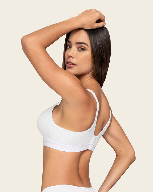 Sujetador tipo top ultraliviano con copas internas fijas#color_000-blanco