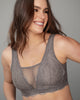 Bralette multiusos sexy siempre en encaje ideal para prótesis de mastectomía#color_702-gris-oscuro