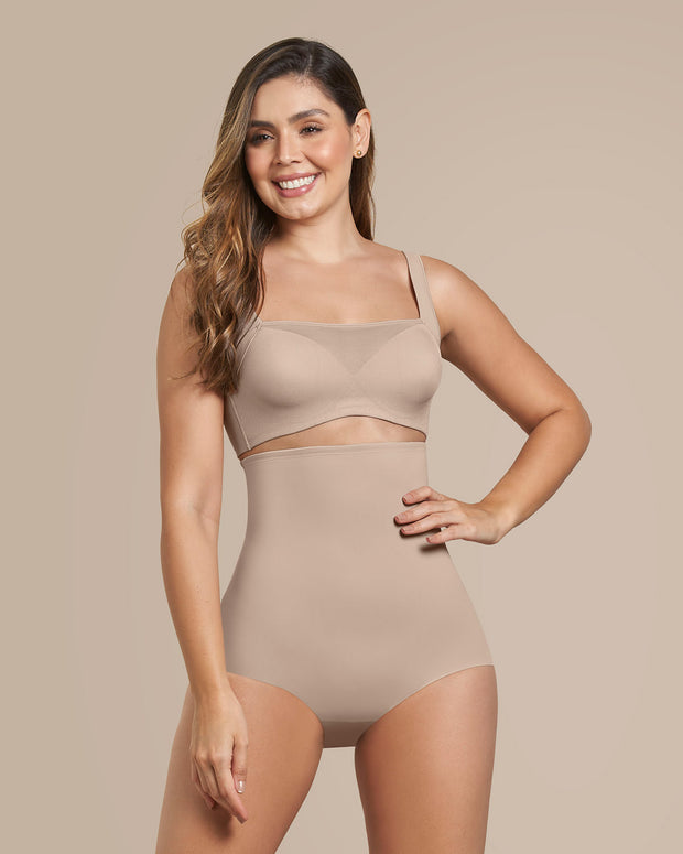 Braguita faja de tiro alto con control moderado en abdomen y espalda#color_802-beige